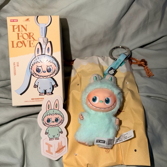 PopMart Pin For Love Letter - I - Picture 3 of 13